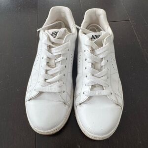 Nike women sneakers size 6.5